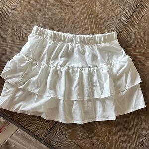 Chic White Ruffle Mini Skirt